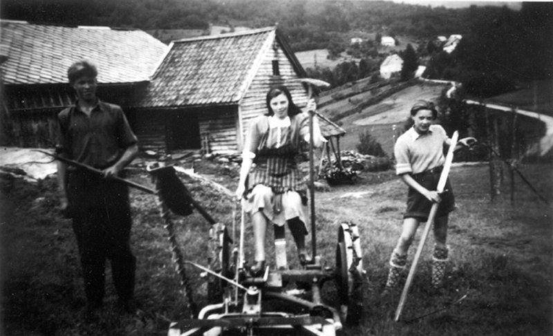 Sverre Frida Kristian.jpg - Sverre Falkevik, Frida  Nygrd (senere Wiehe), og Kristian Kvien ca. 1948